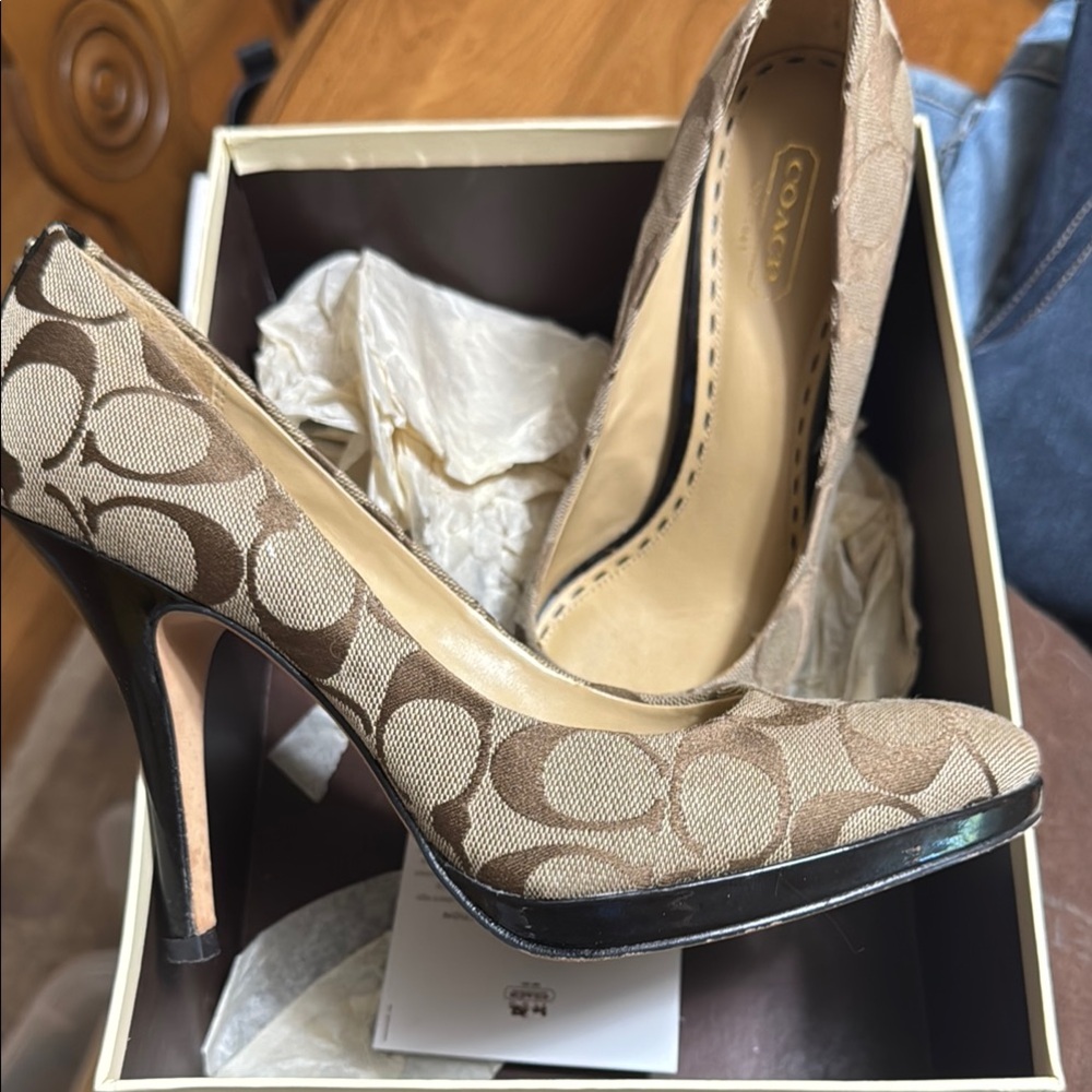 Coach Tan Heels with Signature Design - Picture 2 of 5